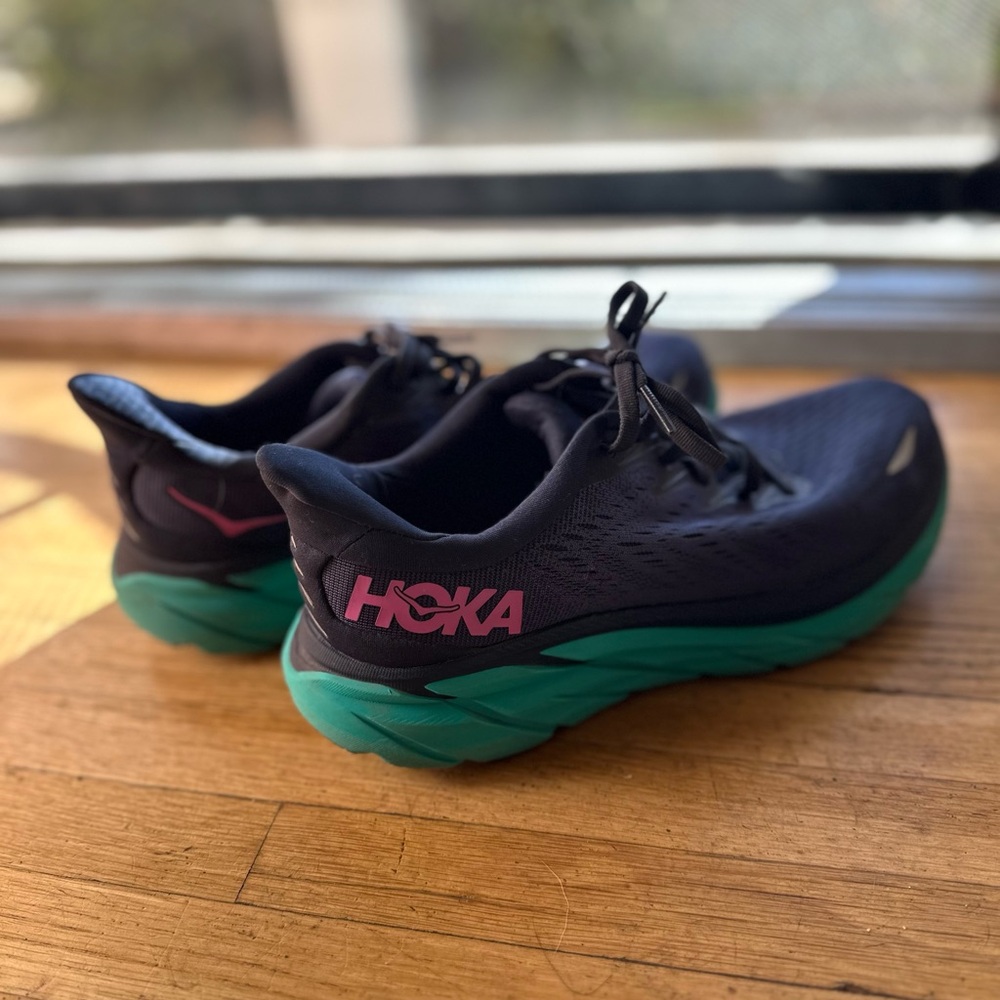 Hoka Clifton 8, women’s size 8.5 B